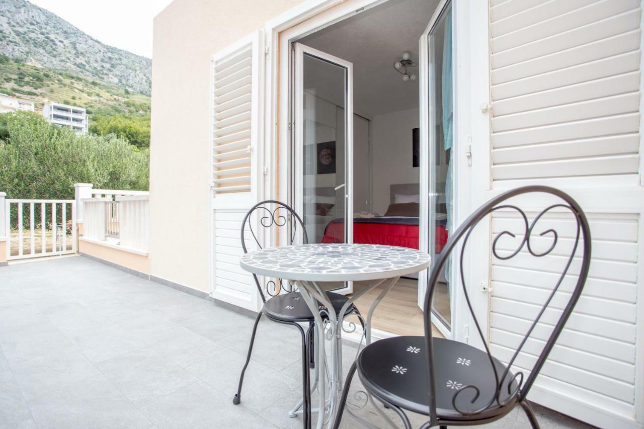 Apartments Iva Brstilo Omis Exterior photo